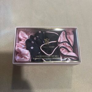 Victoria's Secret Hair Scrunchies Beauty Bundle 4pc Box Set New